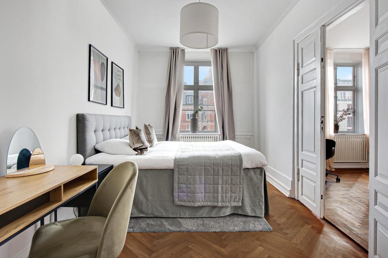 Sanders Square - Spacious Six-Bedroom Apartment Near Amalienborg Copenhaga Exterior foto